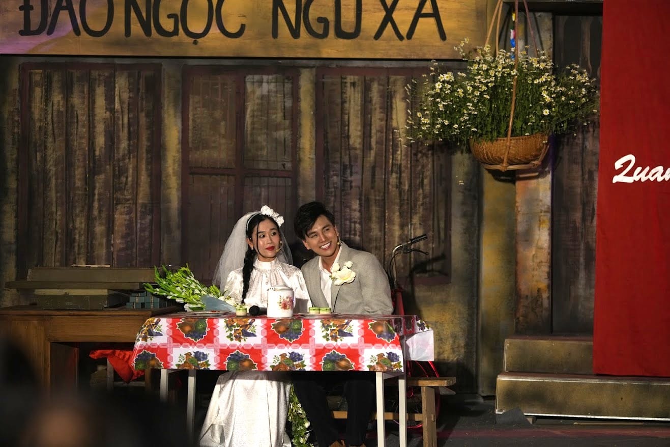 'Subsidy era wedding re-enacted in Hanoi'